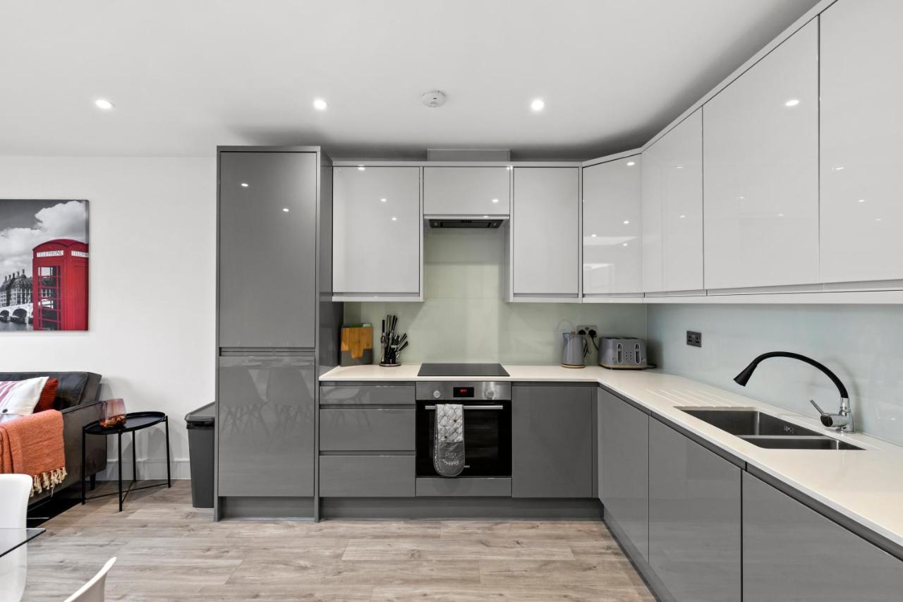 Appartamento Star London Vivian Avenue 2-Bed Retreat With Garden The Hyde Esterno foto