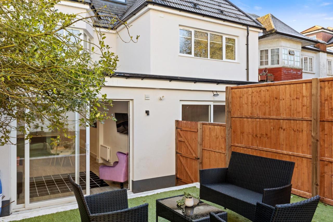Appartamento Star London Vivian Avenue 2-Bed Retreat With Garden The Hyde Esterno foto